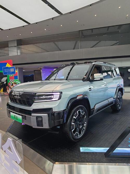 深圳96比亚迪方程豹硬派越野的爆款，英菲尼迪35周年与你共成长